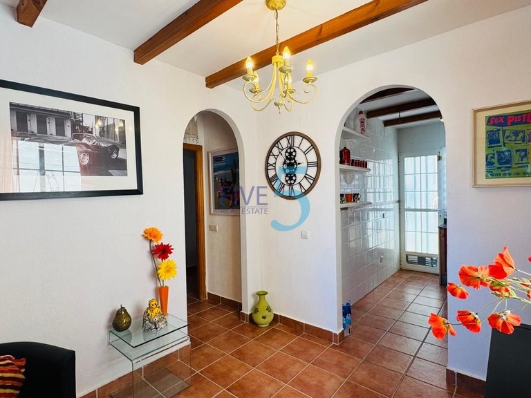 Villa for Sale in Alicante, Valencia 6