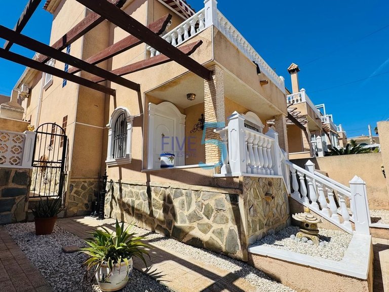 Villa for Sale in Alicante, Valencia 33