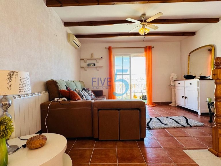 Villa for Sale in Alicante, Valencia 7