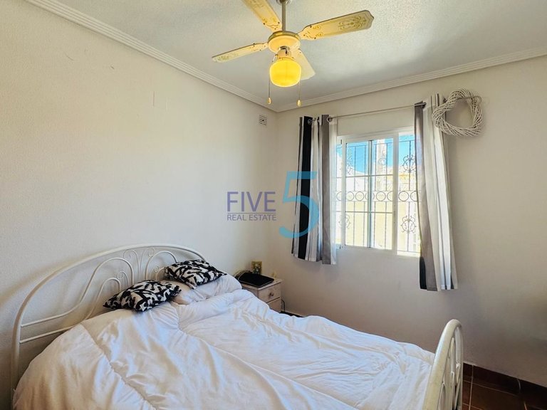 Villa for Sale in Alicante, Valencia 18