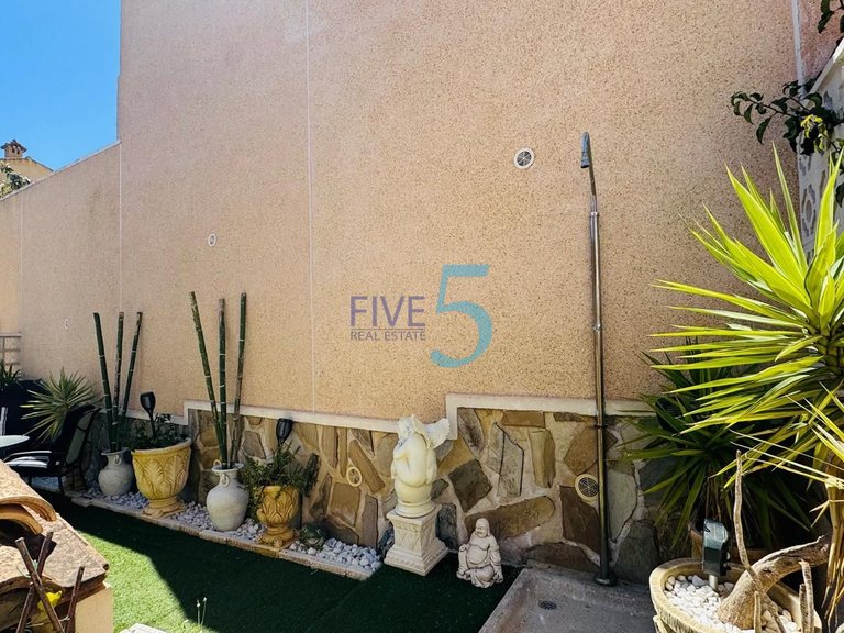 Villa for Sale in Alicante, Valencia 26