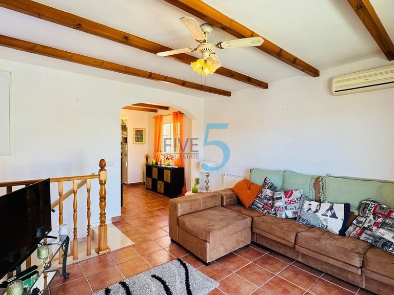 Villa for Sale in Alicante, Valencia 9