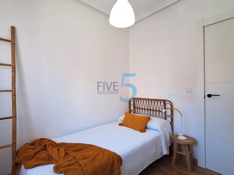 Villa for Sale in Alicante, Valencia 24