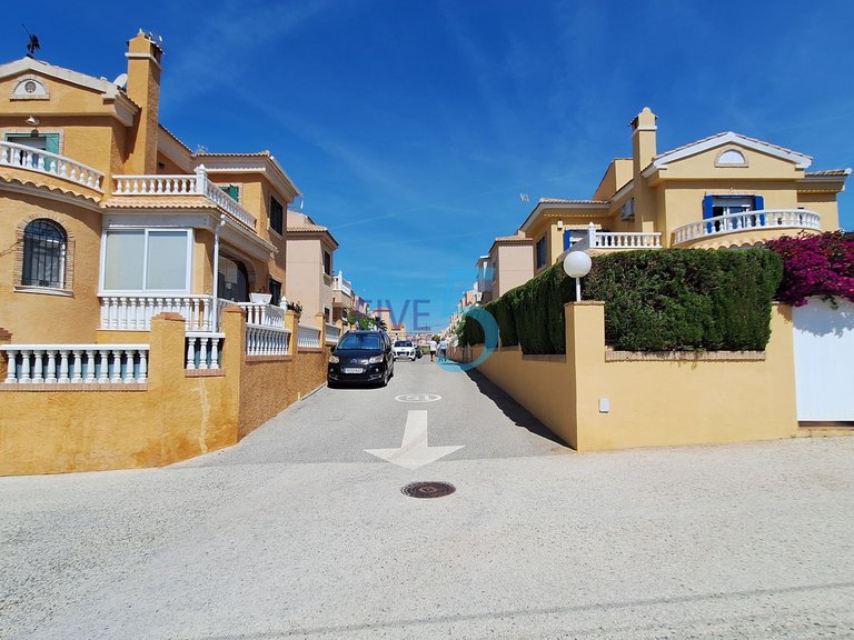 Villa for Sale in Alicante, Valencia 5