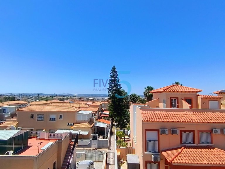 Villa for Sale in Alicante, Valencia 28