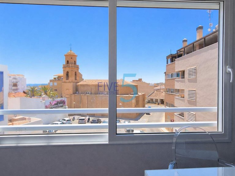Apartment for Sale in Alicante, Valencia 3