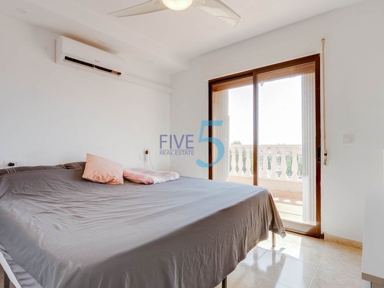 Villa for Sale in Alicante, Valencia 11