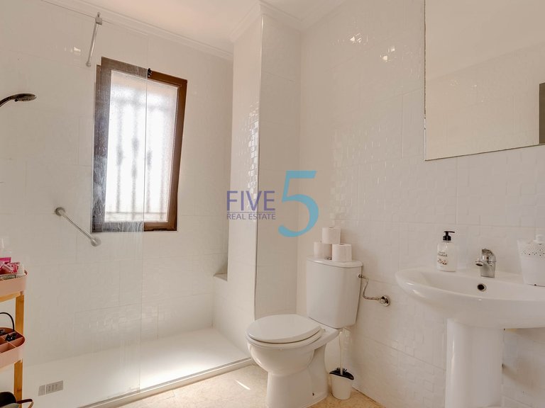 Villa for Sale in Alicante, Valencia 14