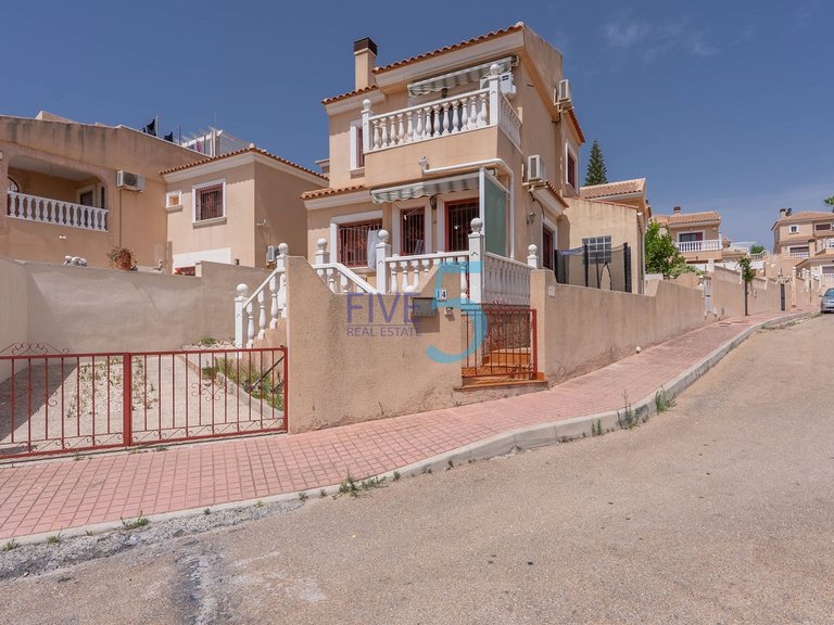 Villa for Sale in Alicante, Valencia 1