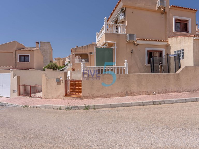Villa for Sale in Alicante, Valencia 25