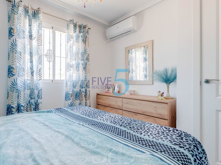 Villa for Sale in Alicante, Valencia 18
