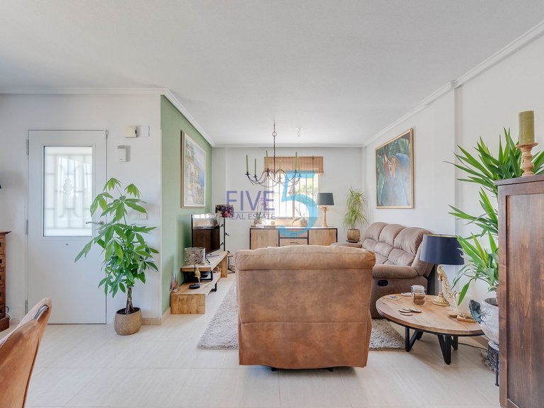 Villa for Sale in Alicante, Valencia 13