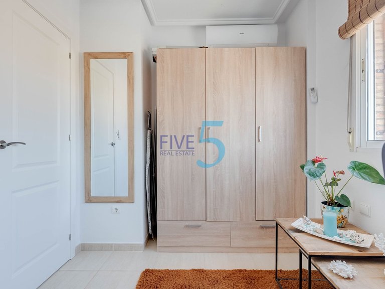 Villa for Sale in Alicante, Valencia 25