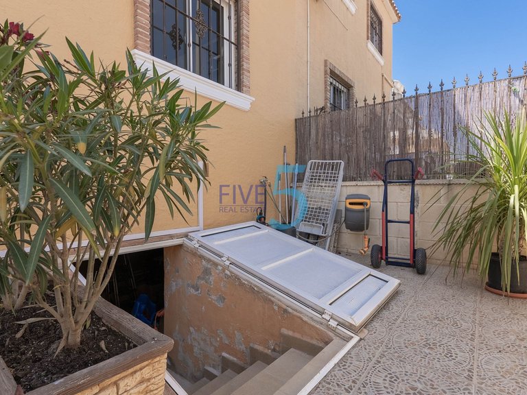Villa for Sale in Alicante, Valencia 36