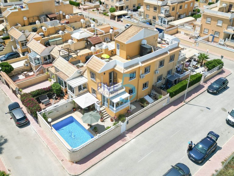 Villa for Sale in Alicante, Valencia 6