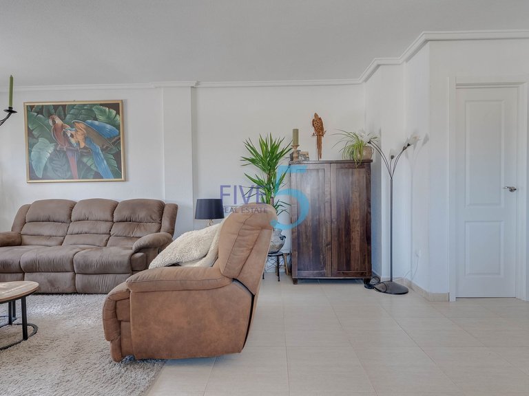 Villa for Sale in Alicante, Valencia 10
