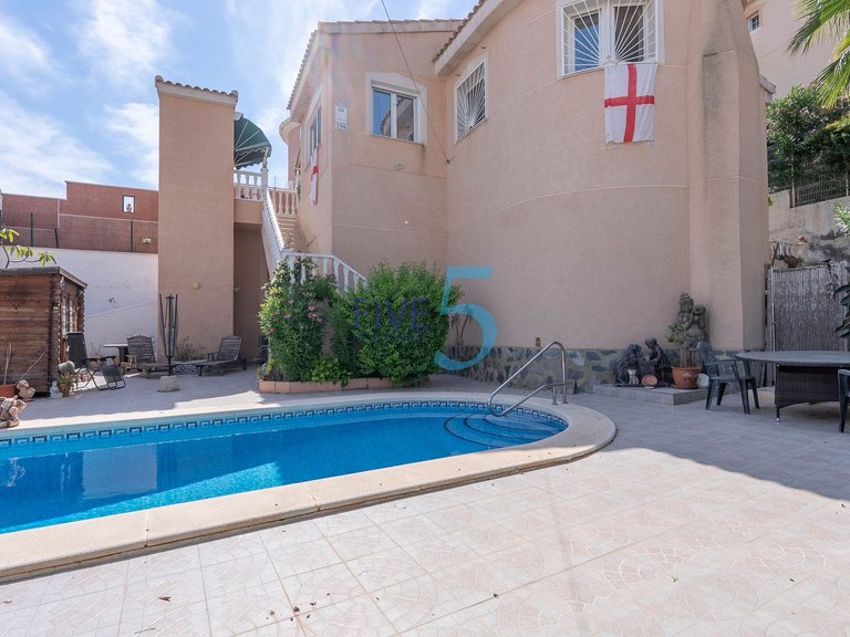 Villa for Sale in Alicante, Valencia 1