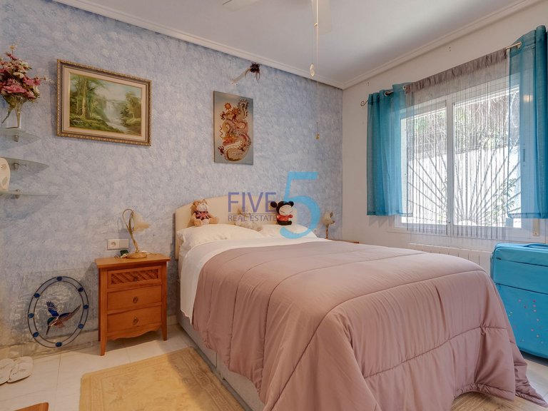 Villa for Sale in Alicante, Valencia 11