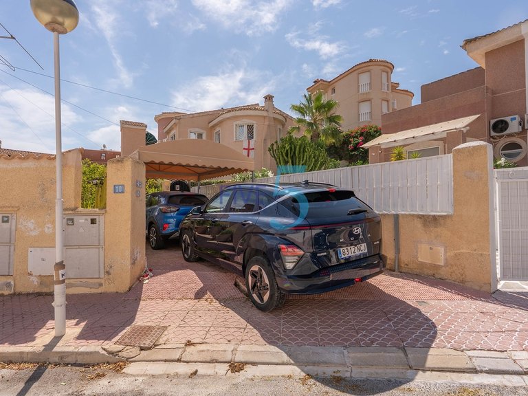 Villa for Sale in Alicante, Valencia 35