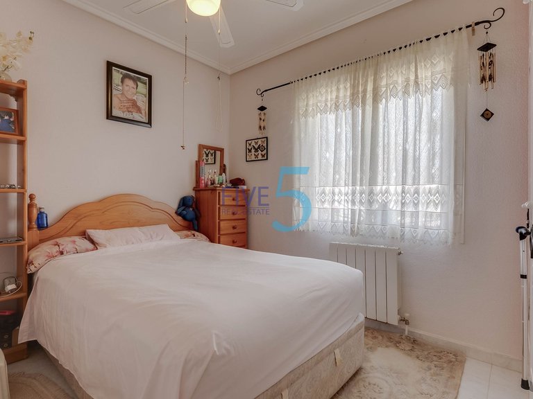 Villa for Sale in Alicante, Valencia 14