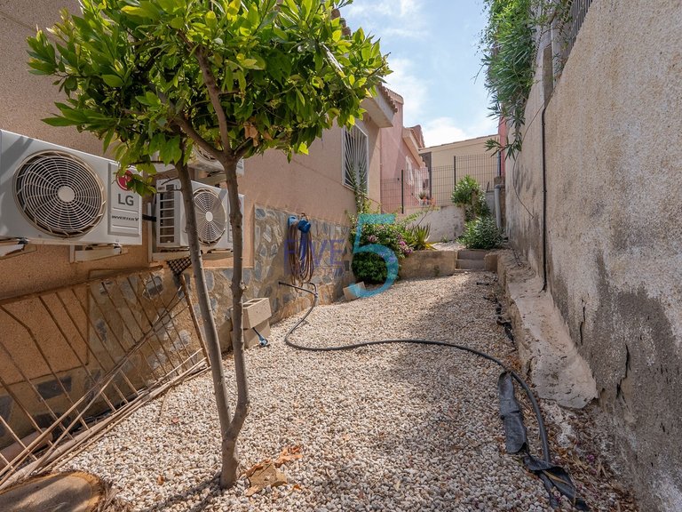 Villa for Sale in Alicante, Valencia 32