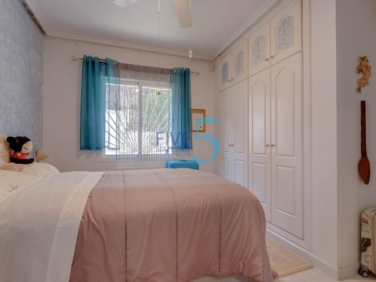 Villa for Sale in Alicante, Valencia 12