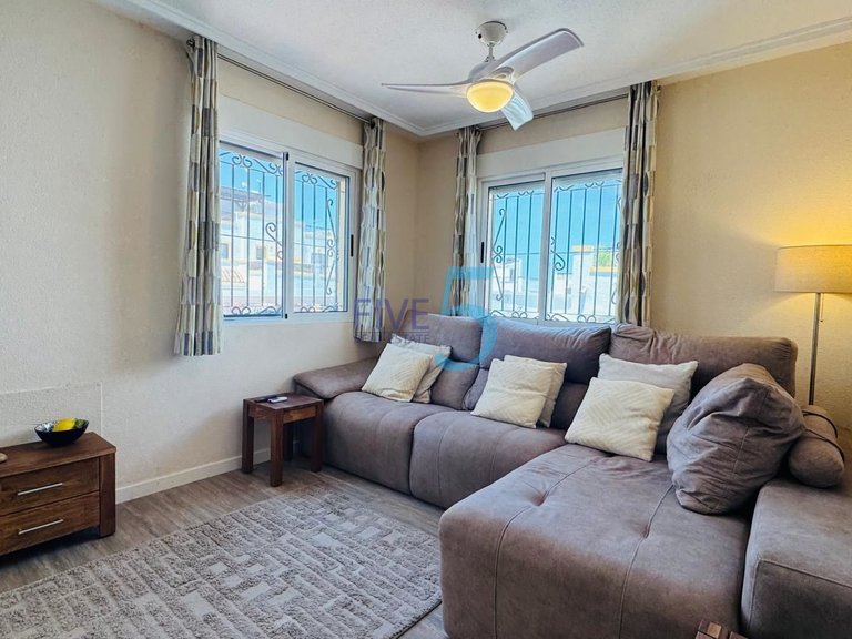 Villa for Sale in Alicante, Valencia 6
