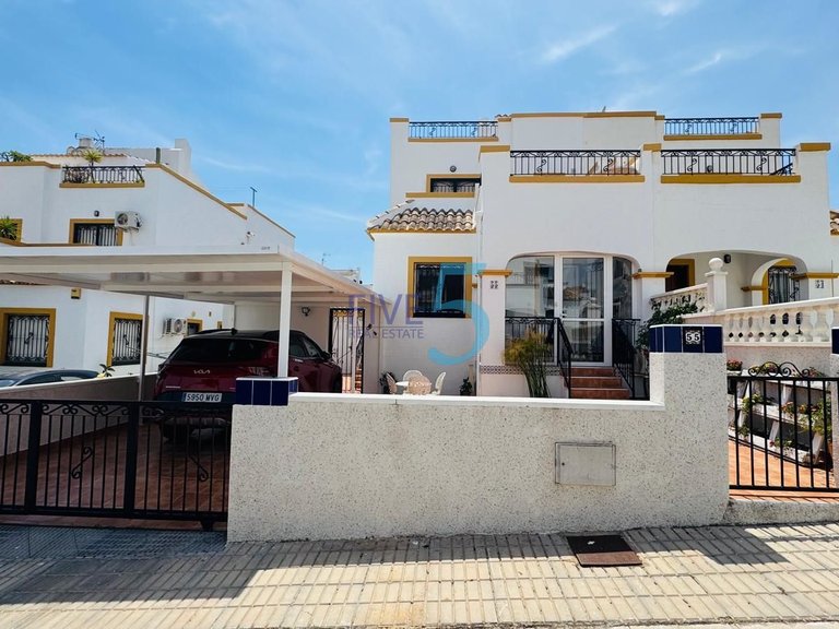 Villa for Sale in Alicante, Valencia 1