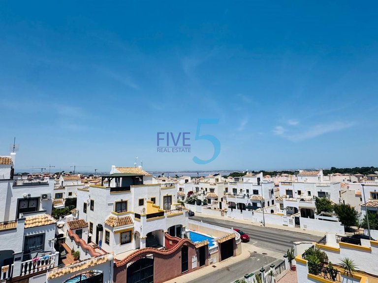 Villa for Sale in Alicante, Valencia 19