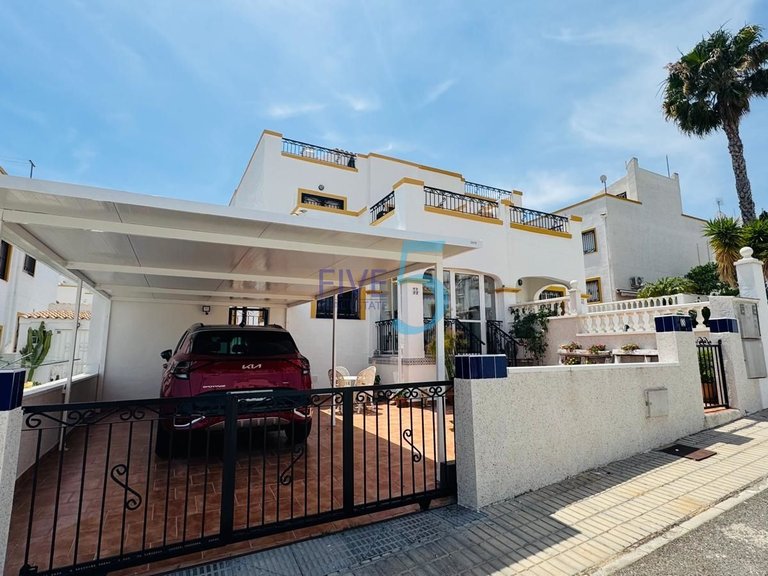 Villa for Sale in Alicante, Valencia 24