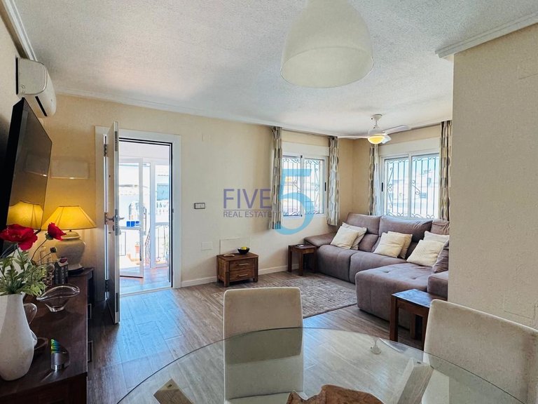 Villa for Sale in Alicante, Valencia 5