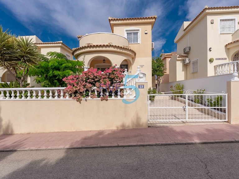 Villa for Sale in Alicante, Valencia 1