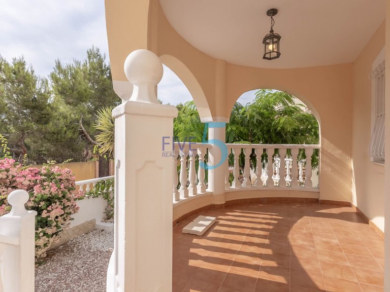 Villa for Sale in Alicante, Valencia 5