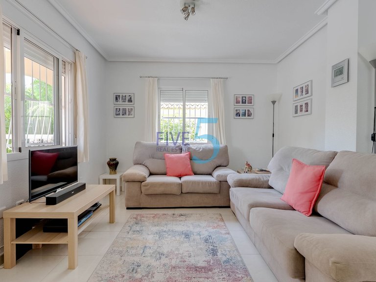 Villa for Sale in Alicante, Valencia 8