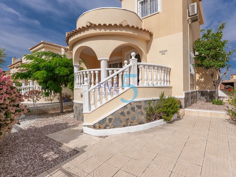 Villa for Sale in Alicante, Valencia 3