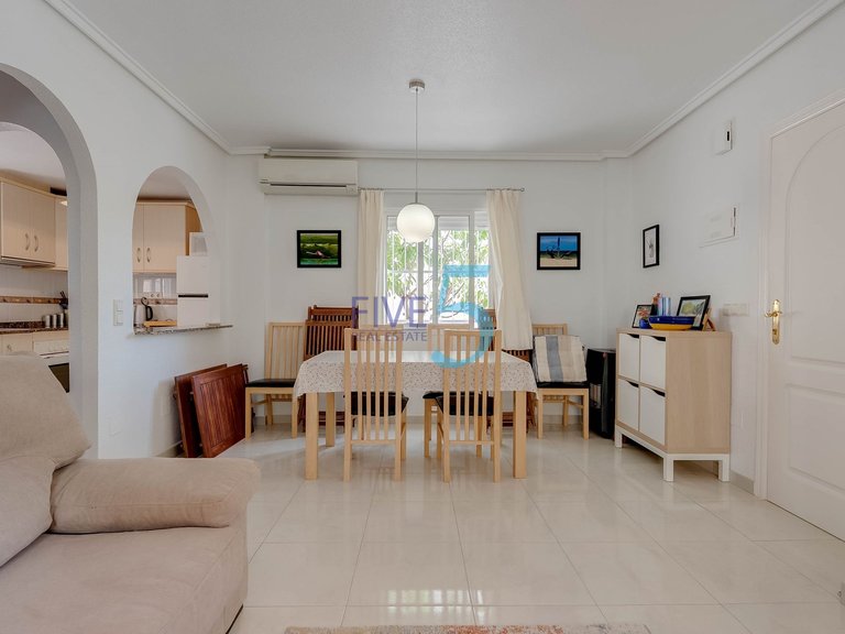 Villa for Sale in Alicante, Valencia 10