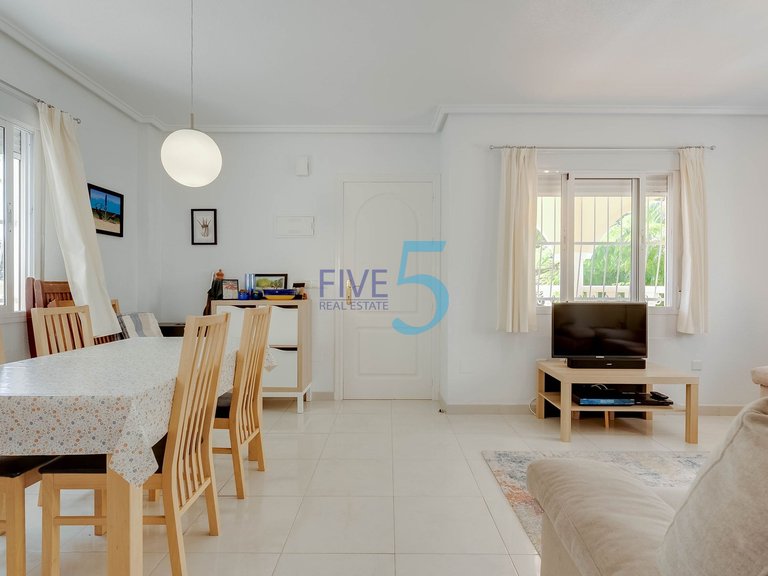 Villa for Sale in Alicante, Valencia 9