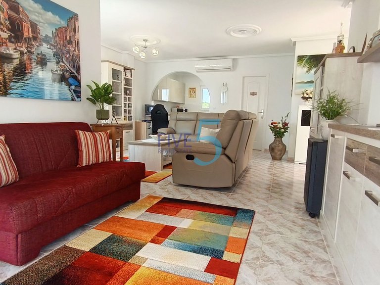 Villa for Sale in Alicante, Valencia 3