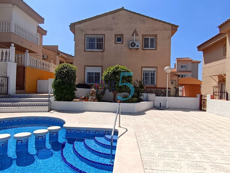 Villa for Sale in Alicante, Valencia 30