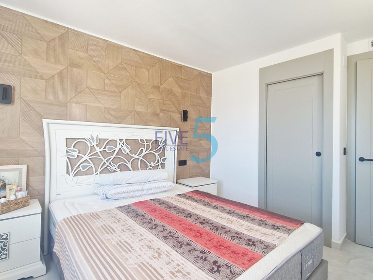 Apartment for Sale in Alicante, Valencia 16