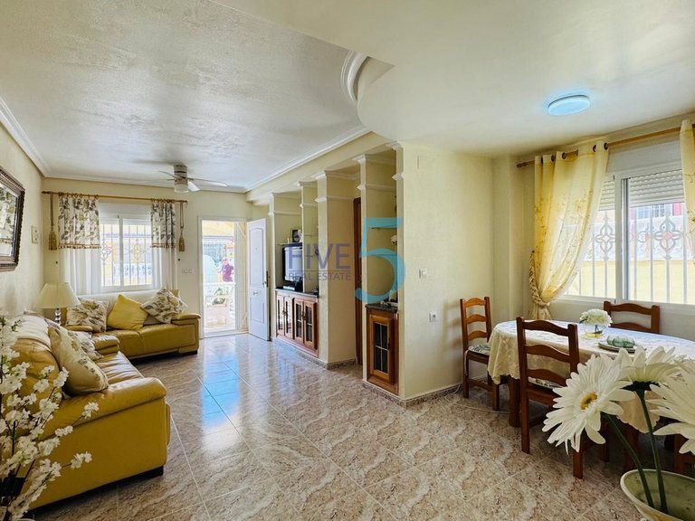 Villa for Sale in Alicante, Valencia 3