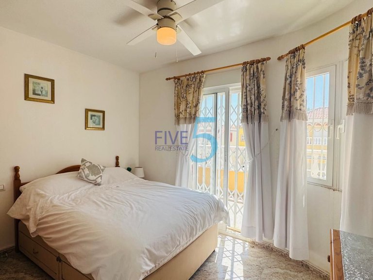 Villa for Sale in Alicante, Valencia 18