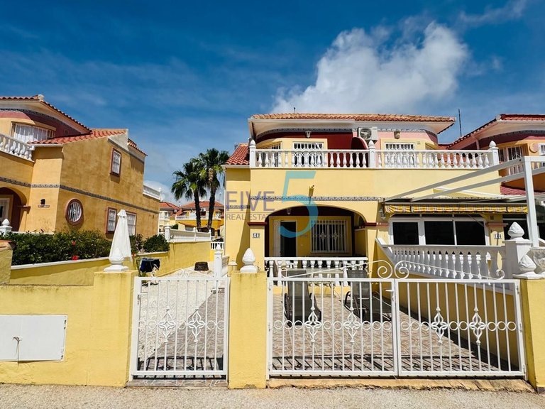Villa for Sale in Alicante, Valencia 1