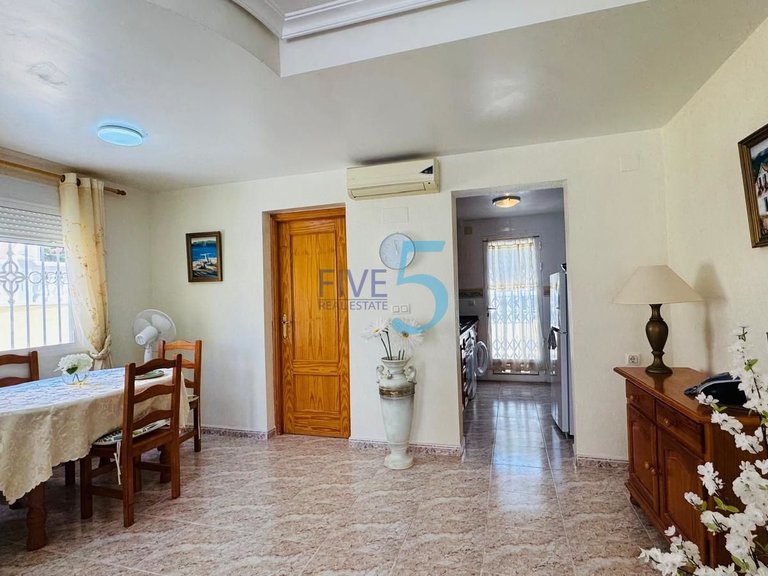 Villa for Sale in Alicante, Valencia 7