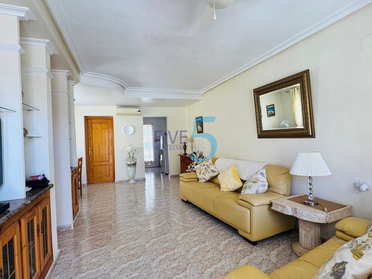 Villa for Sale in Alicante, Valencia 6