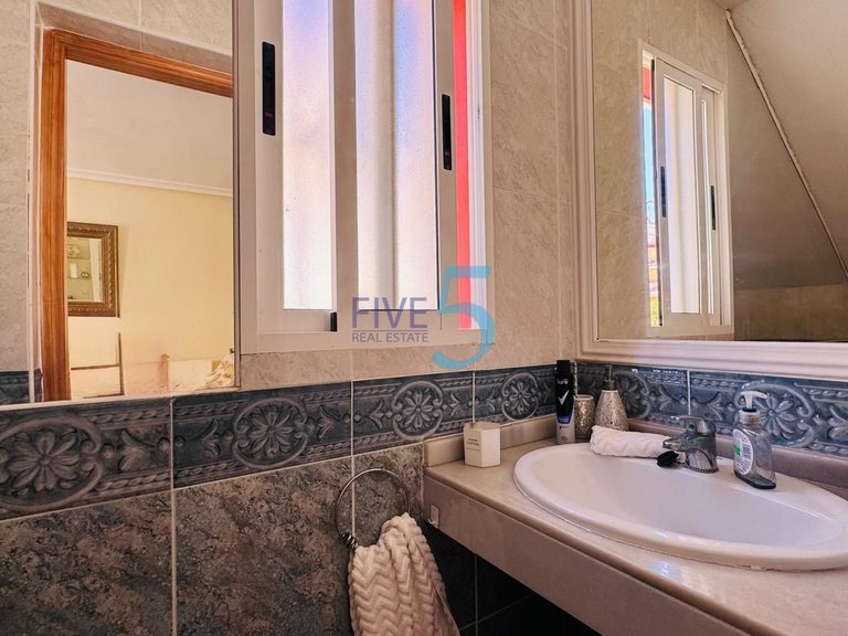 Villa for Sale in Alicante, Valencia 9
