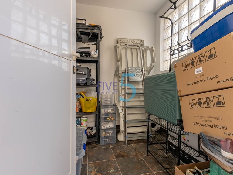 Villa for Sale in Alicante, Valencia 36
