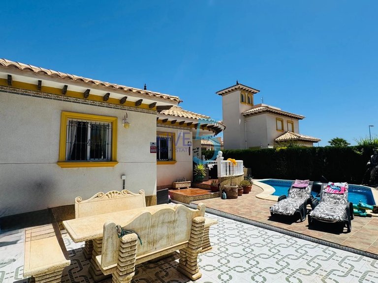 Villa for Sale in Alicante, Valencia 28