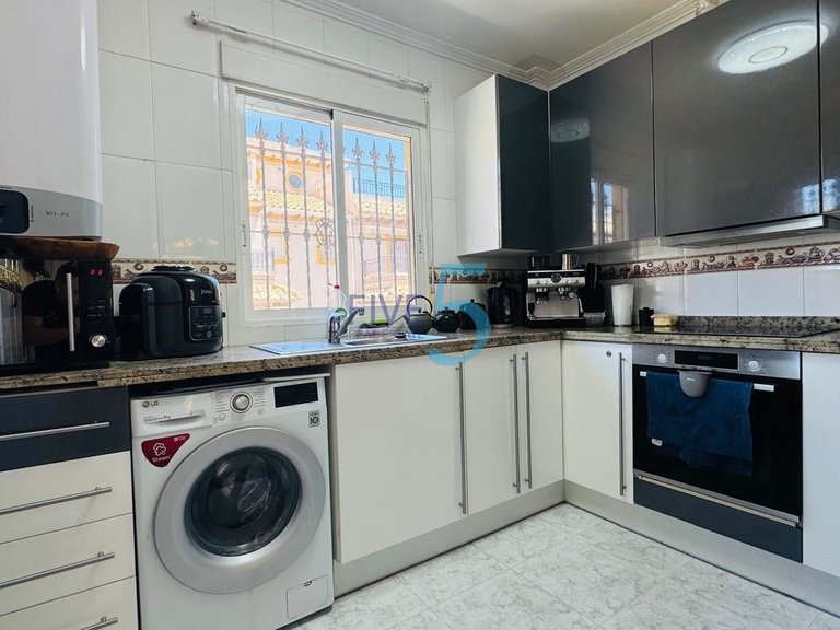 Villa for Sale in Alicante, Valencia 4