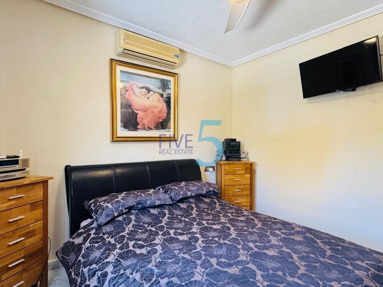 Villa for Sale in Alicante, Valencia 10